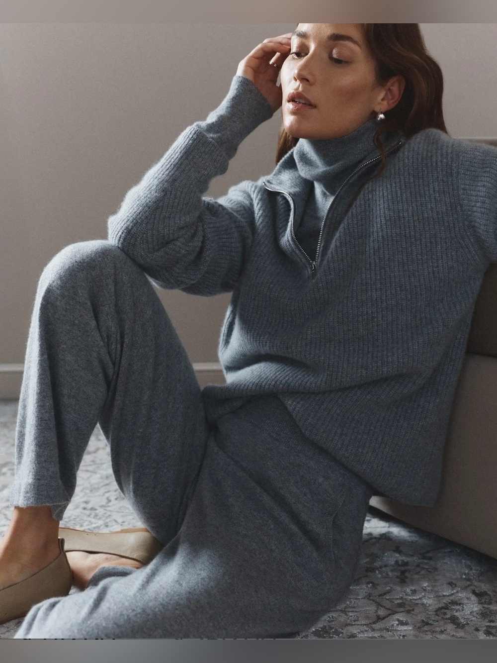 NWOT size Medium Quince Mongolian Cashmere Sweatpants